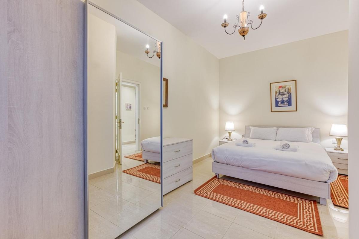 Qawra Seafront With Large Front Terrace Apartment St. Paul's Bay
