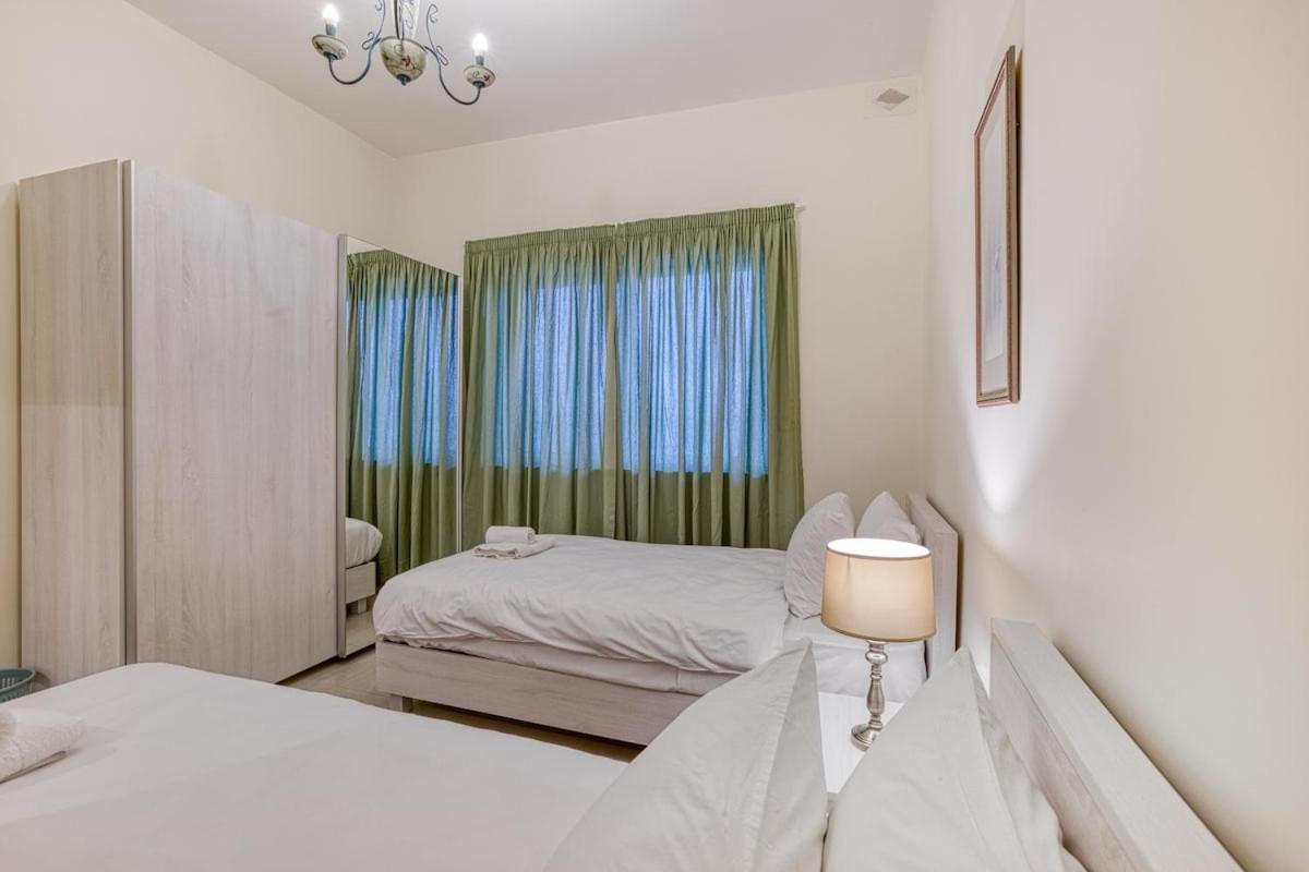 Qawra Seafront With Large Front Terrace * St. Paul's Bay